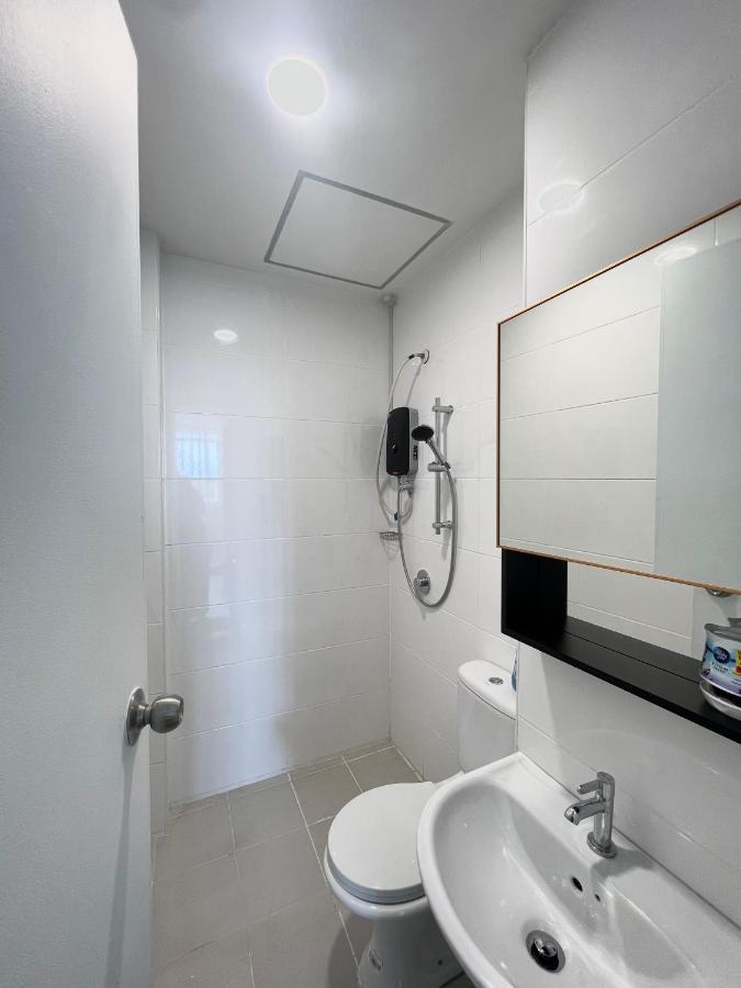Rayyan Condominium @ Metrocity Square Кучинг Экстерьер фото